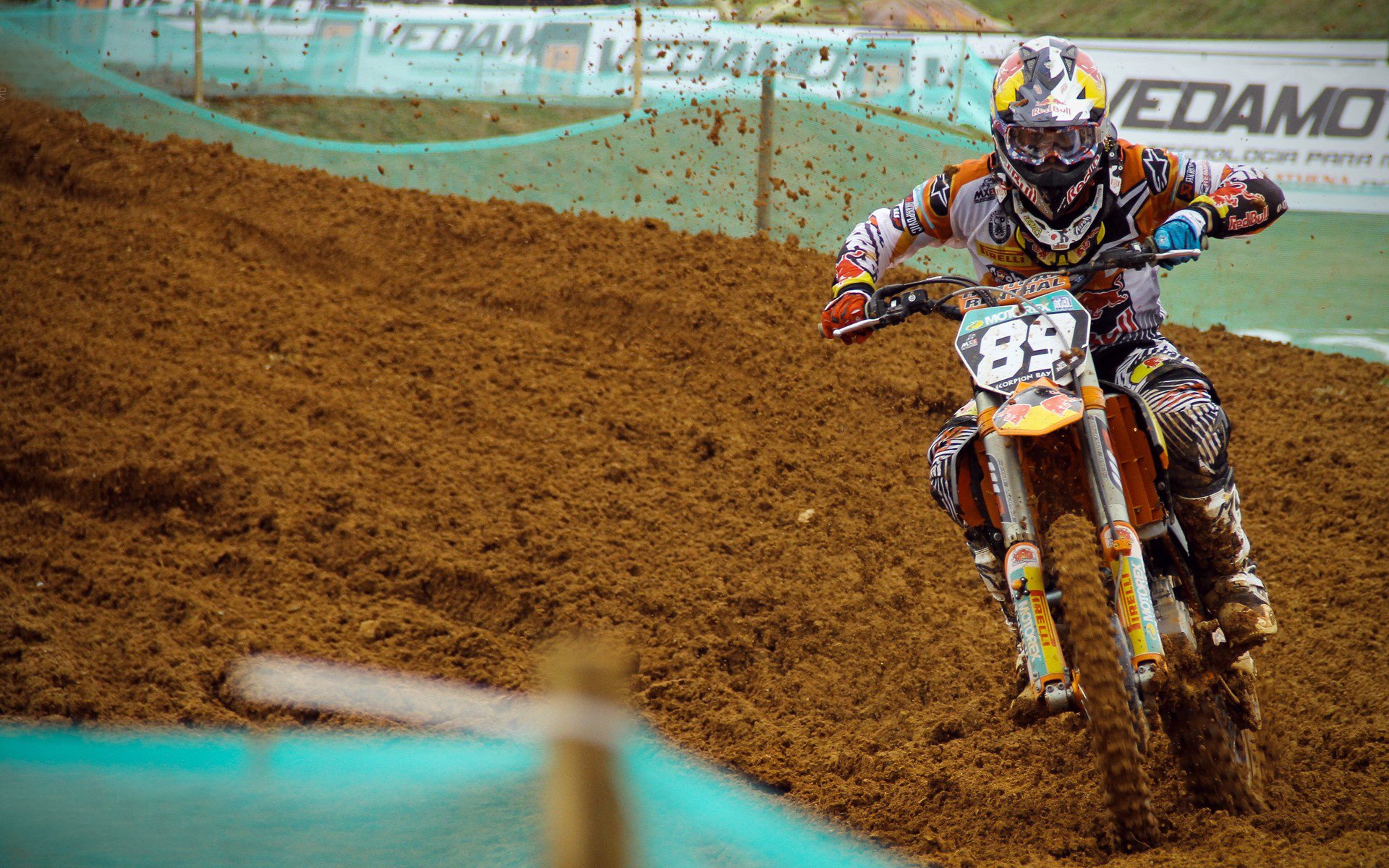 全国残疾人羽毛球赛 单腿单臂选手依旧奋力拼杀